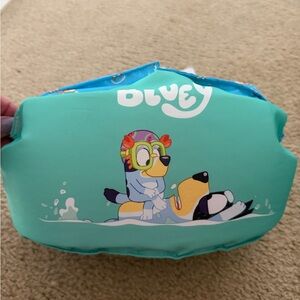 NWT Bluey Child Life Vest 33-55 pounds.
